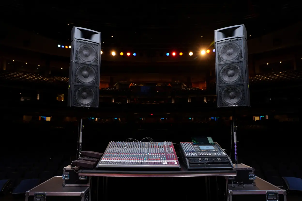 Système line-array et subwoofers pour grande capacité